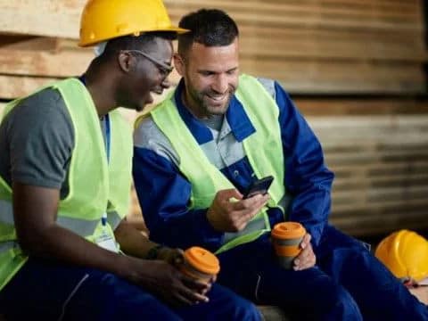 sociabble-boost-employee-engagement-own-branded-app-frontline-worker-blog-720×360