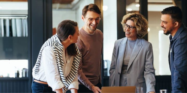 Collaboration and communication within a close team on a regular workspace