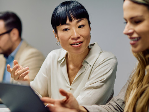 Sociabble-header-Employee-Advocacy-Multilingual-Companies-How-Localize-Posts-20-plus-Countries