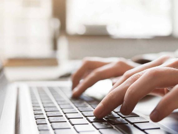 sociabble-tablet-retina-blog-employee-advocacy-hr-harnessing-user-generated-content-showcase-employer-brand